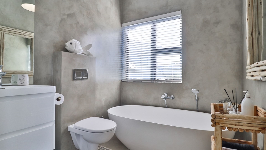 2 Bedroom Property for Sale in Stilbaai Oos Western Cape